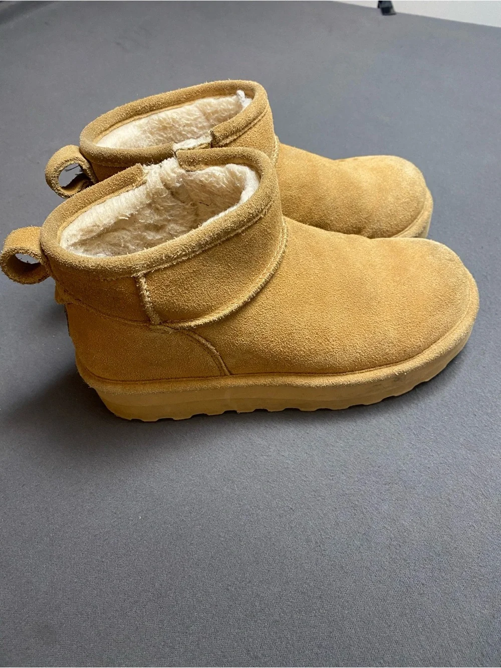 BEARPAW Kids Tan Suede Faux Fur Lined Pull-on Ankle Boots Size 5Y